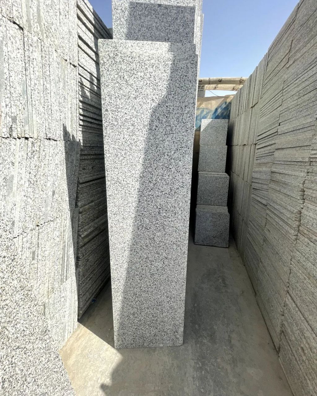 قیمت باورنکردنی سنگ گرانیت سفید نطنز با مقاومت عجیب